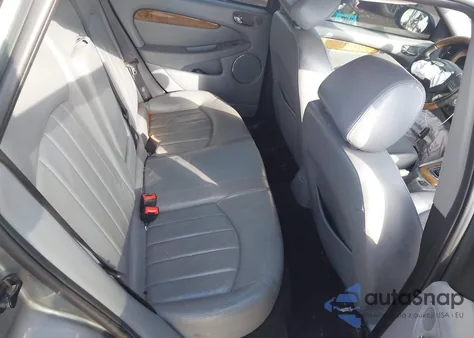 2005 Jaguar X-Type 3.0 из США, поврежденный, VIN SAJWA54A45WE59273